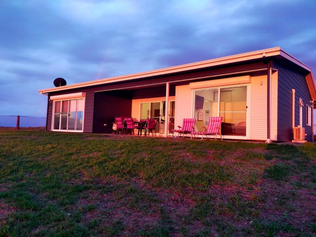 Coorong Island Retreat - Farm Stay At Pet Friendly Property Meningie Экстерьер фото