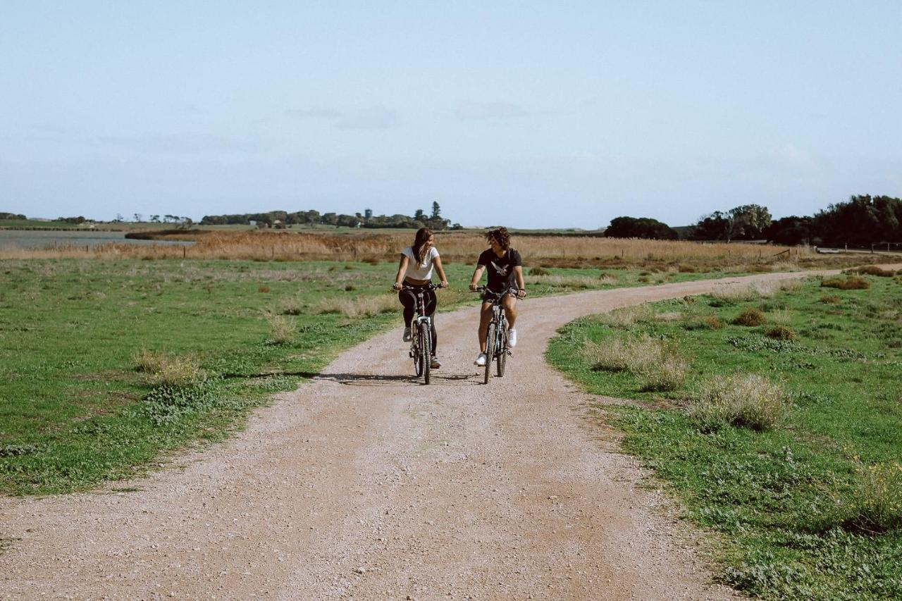 Coorong Island Retreat - Farm Stay At Pet Friendly Property Meningie Экстерьер фото