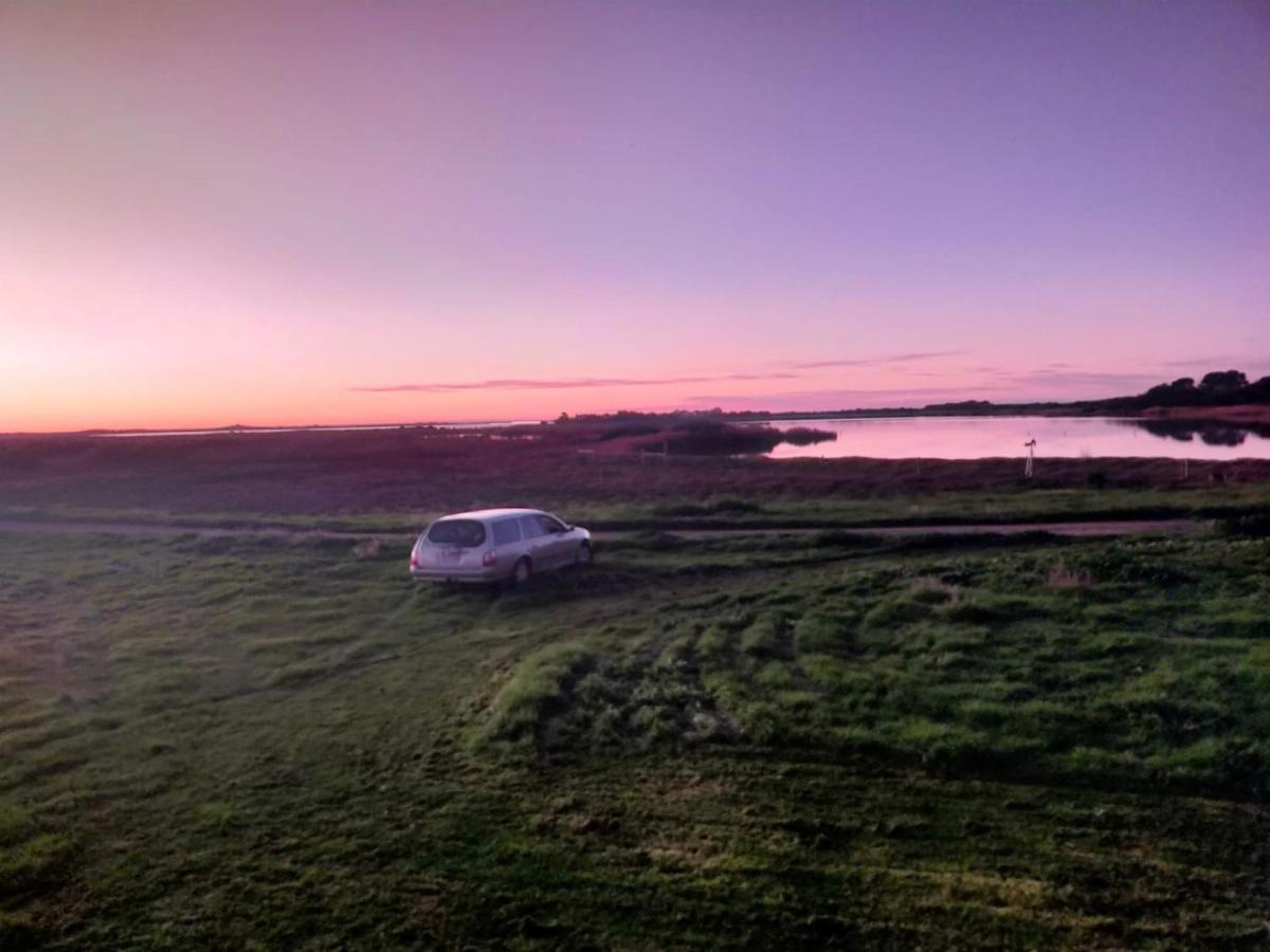 Coorong Island Retreat - Farm Stay At Pet Friendly Property Meningie Экстерьер фото
