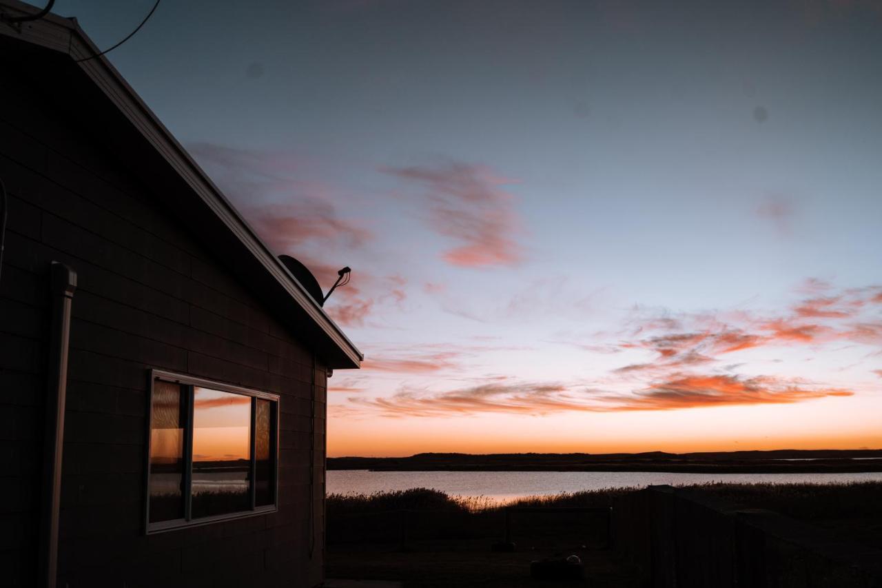 Coorong Island Retreat - Farm Stay At Pet Friendly Property Meningie Экстерьер фото
