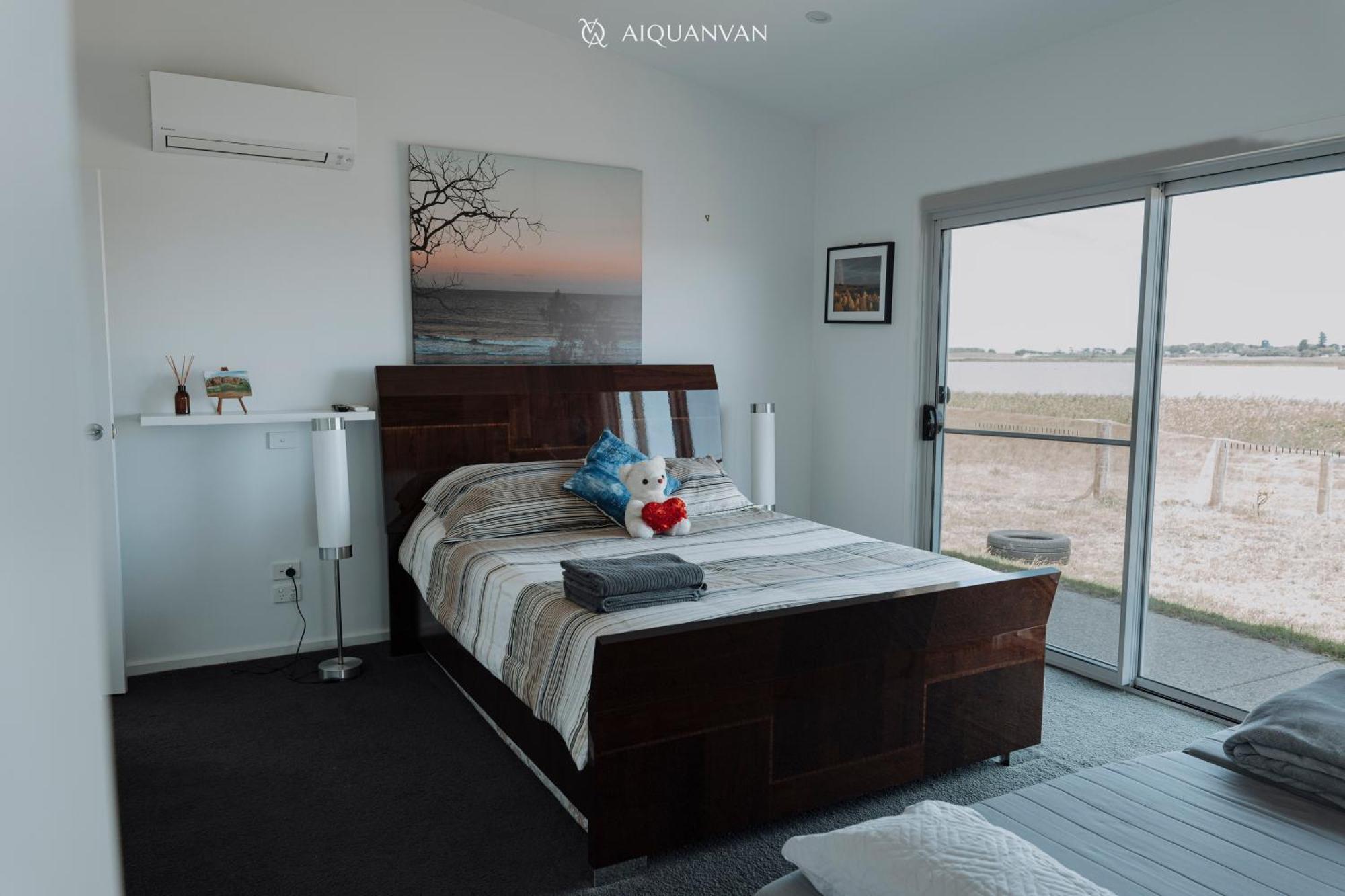 Coorong Island Retreat - Farm Stay At Pet Friendly Property Meningie Экстерьер фото